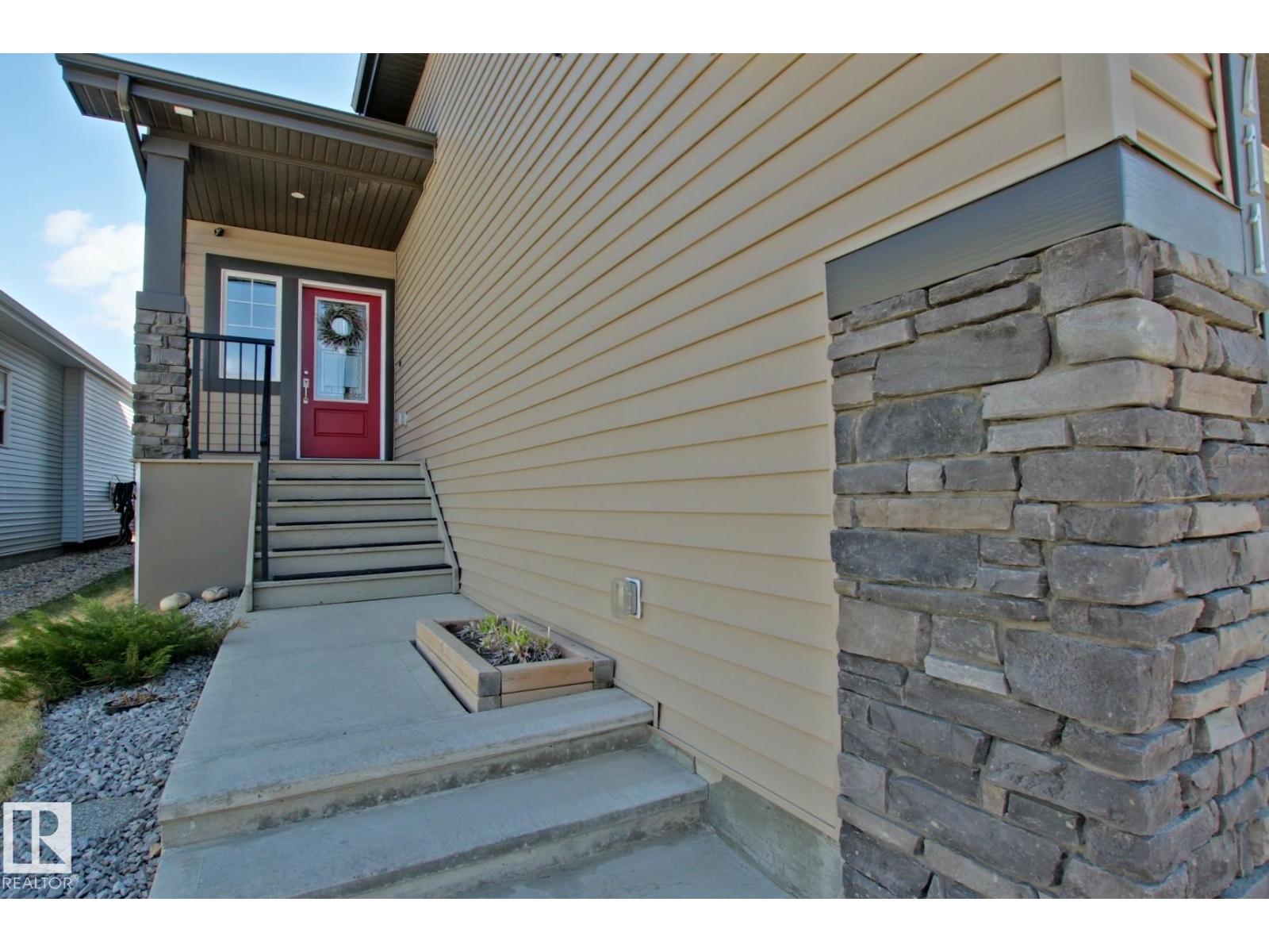 9711 223 ST NW