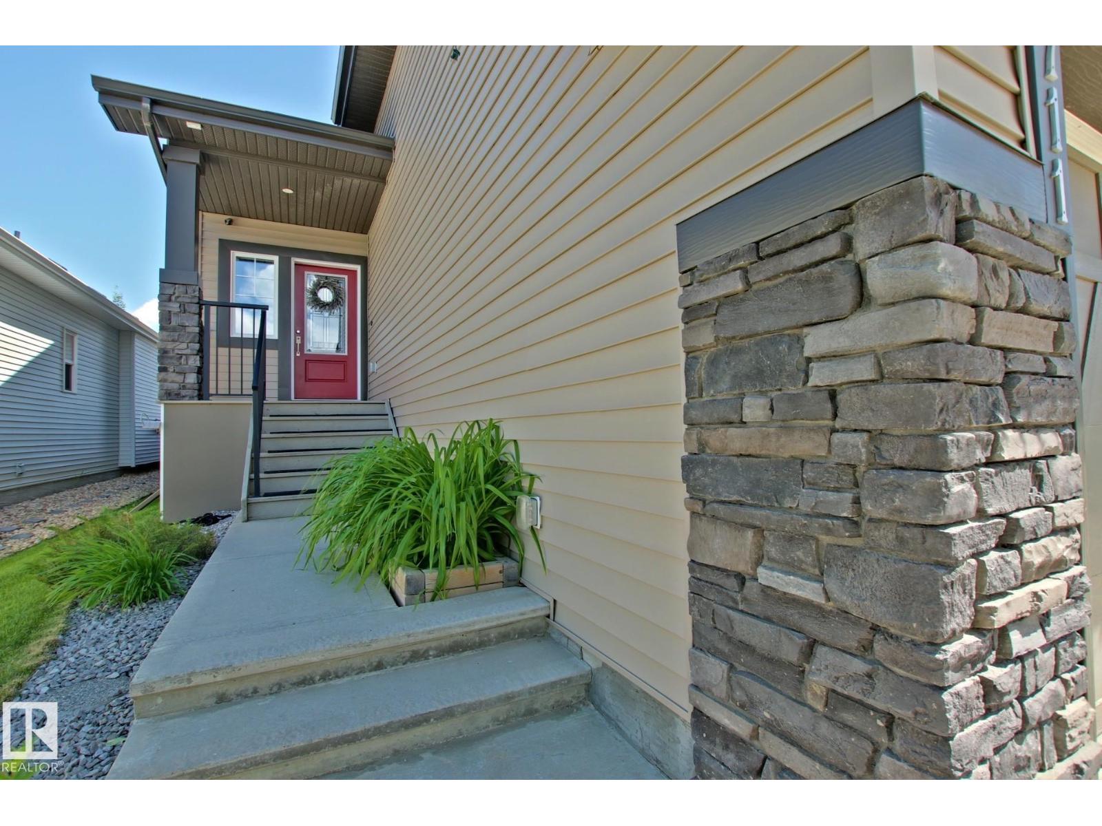 9711 223 ST NW