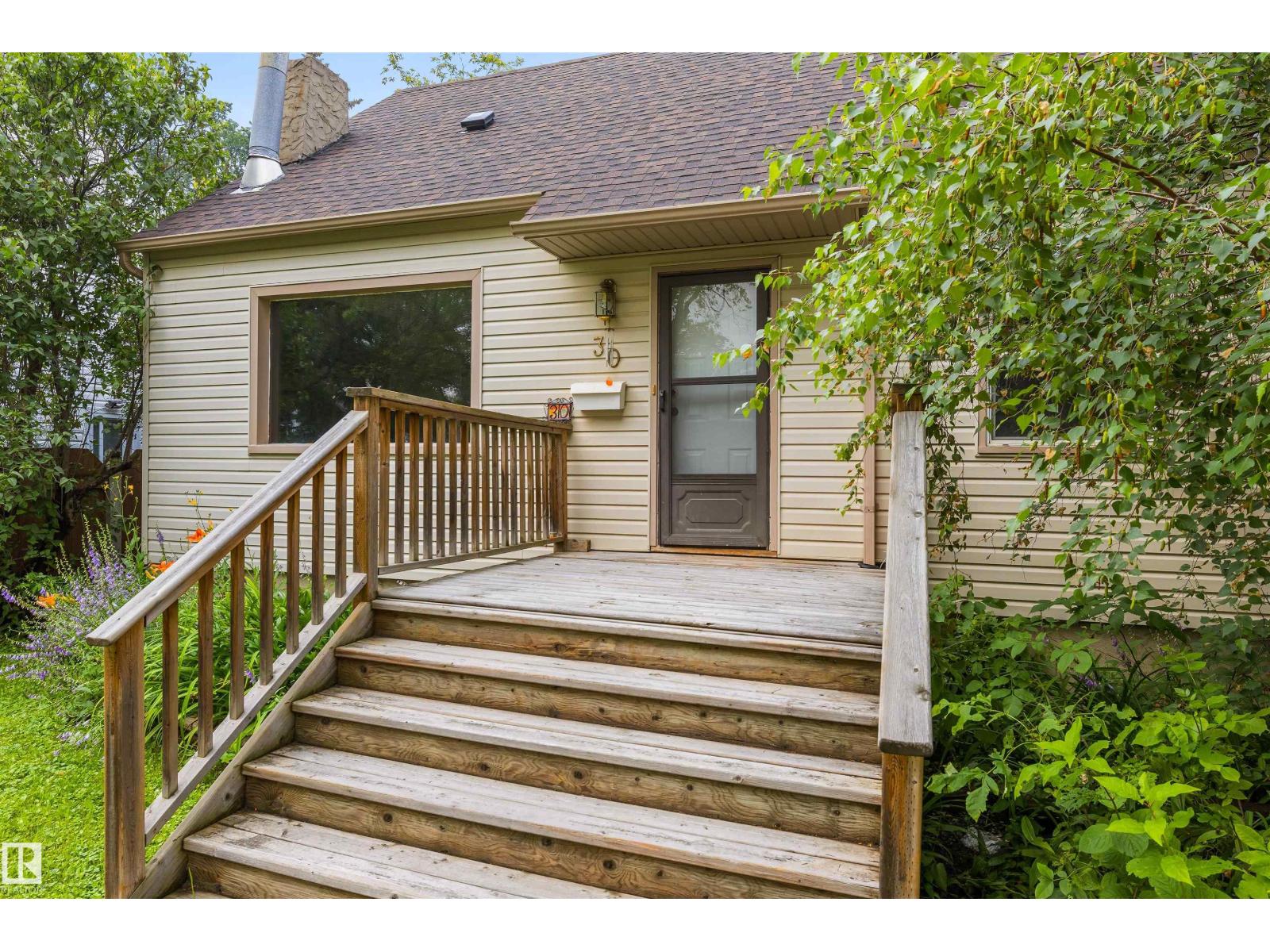 11230 75 AV NW