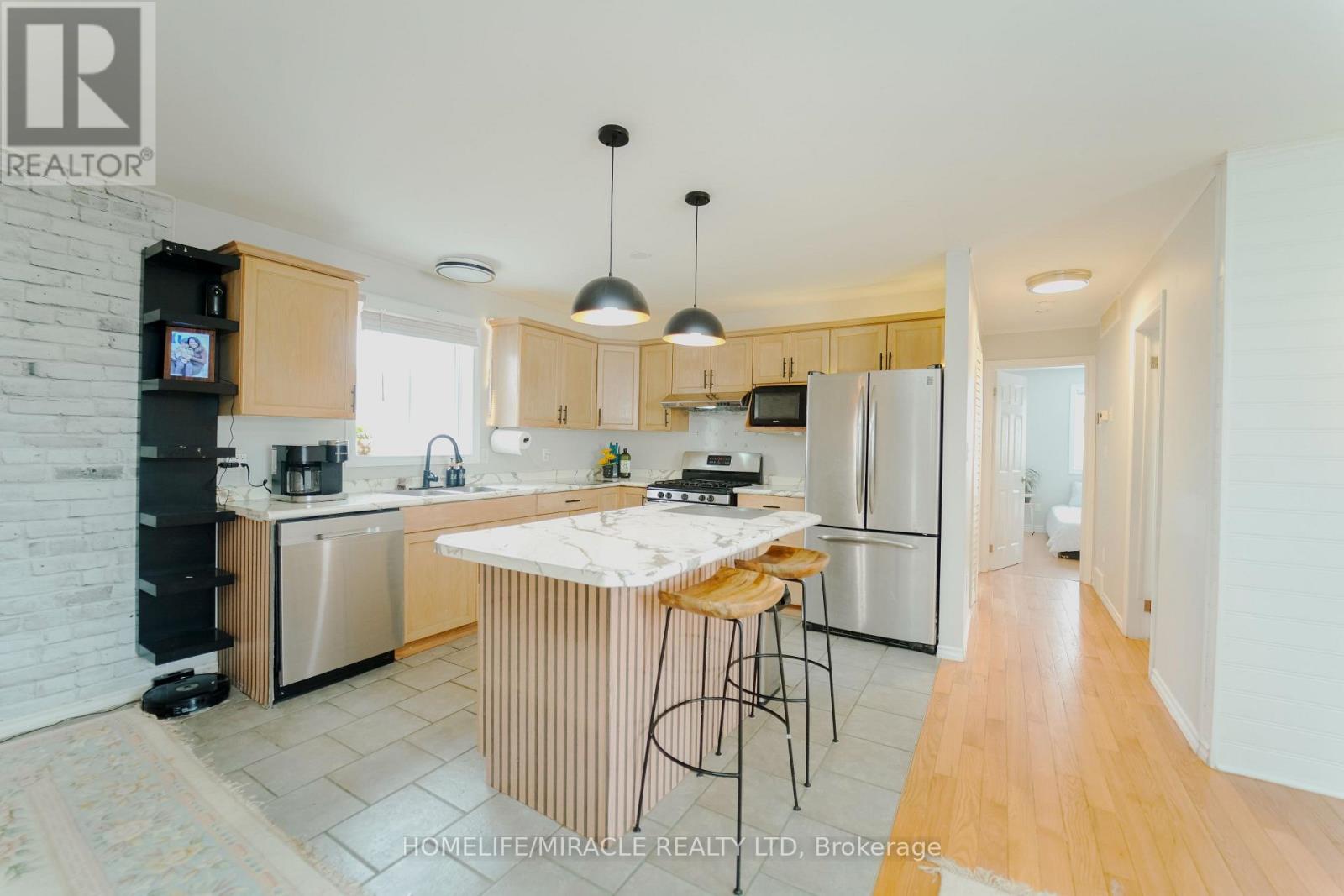 1537 LANGLOIS AVENUE