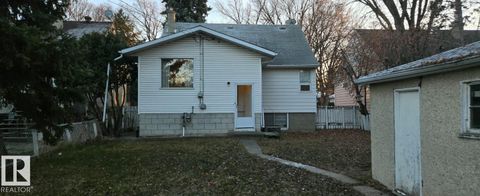 11234 71 AV NW NW Edmonton AB T6G0A6