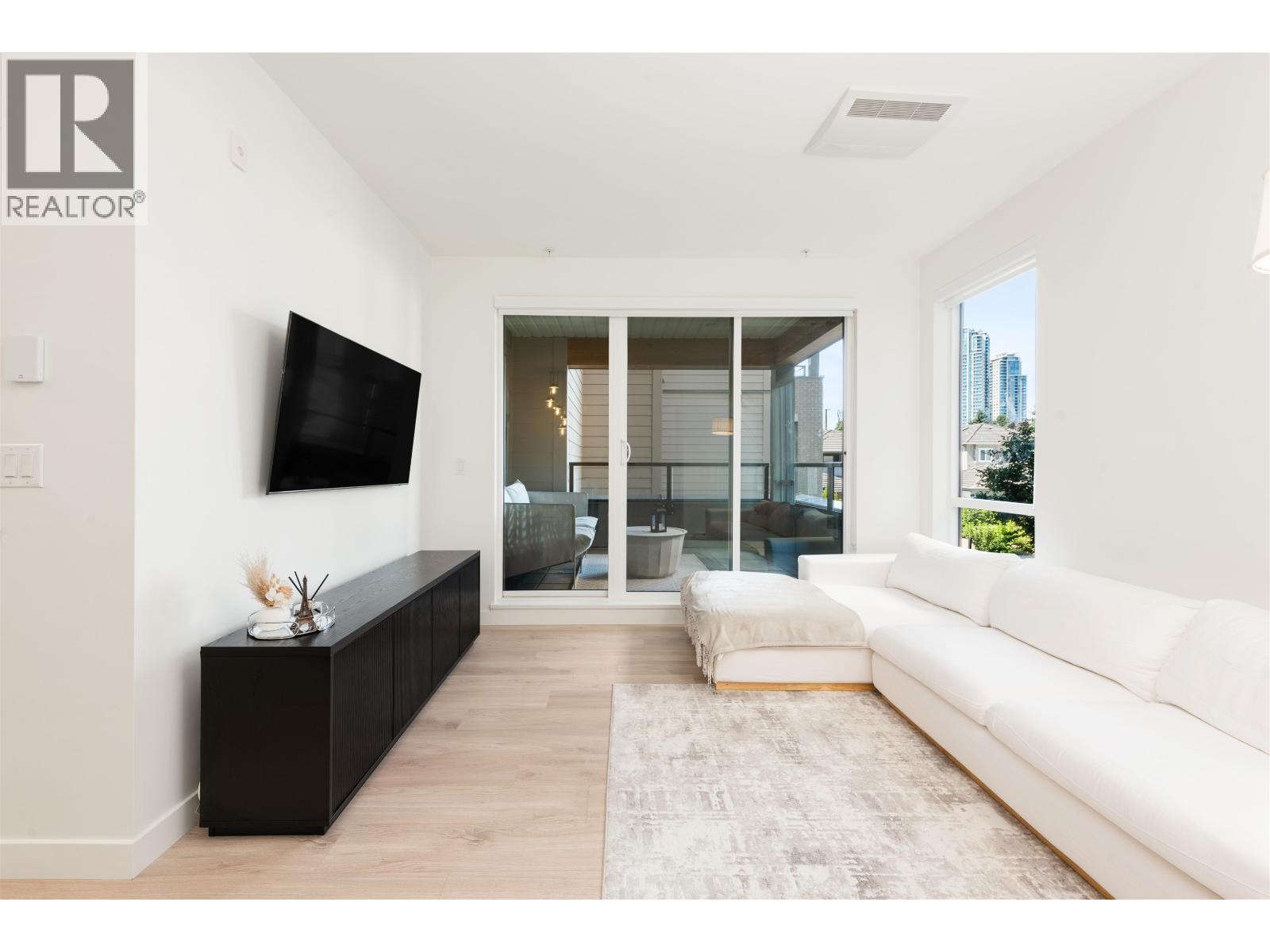 222 7588 16TH STREET
