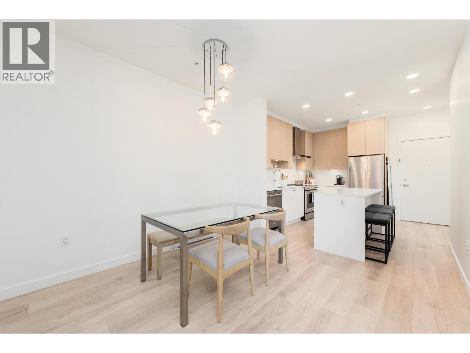 222 7588 16TH STREET