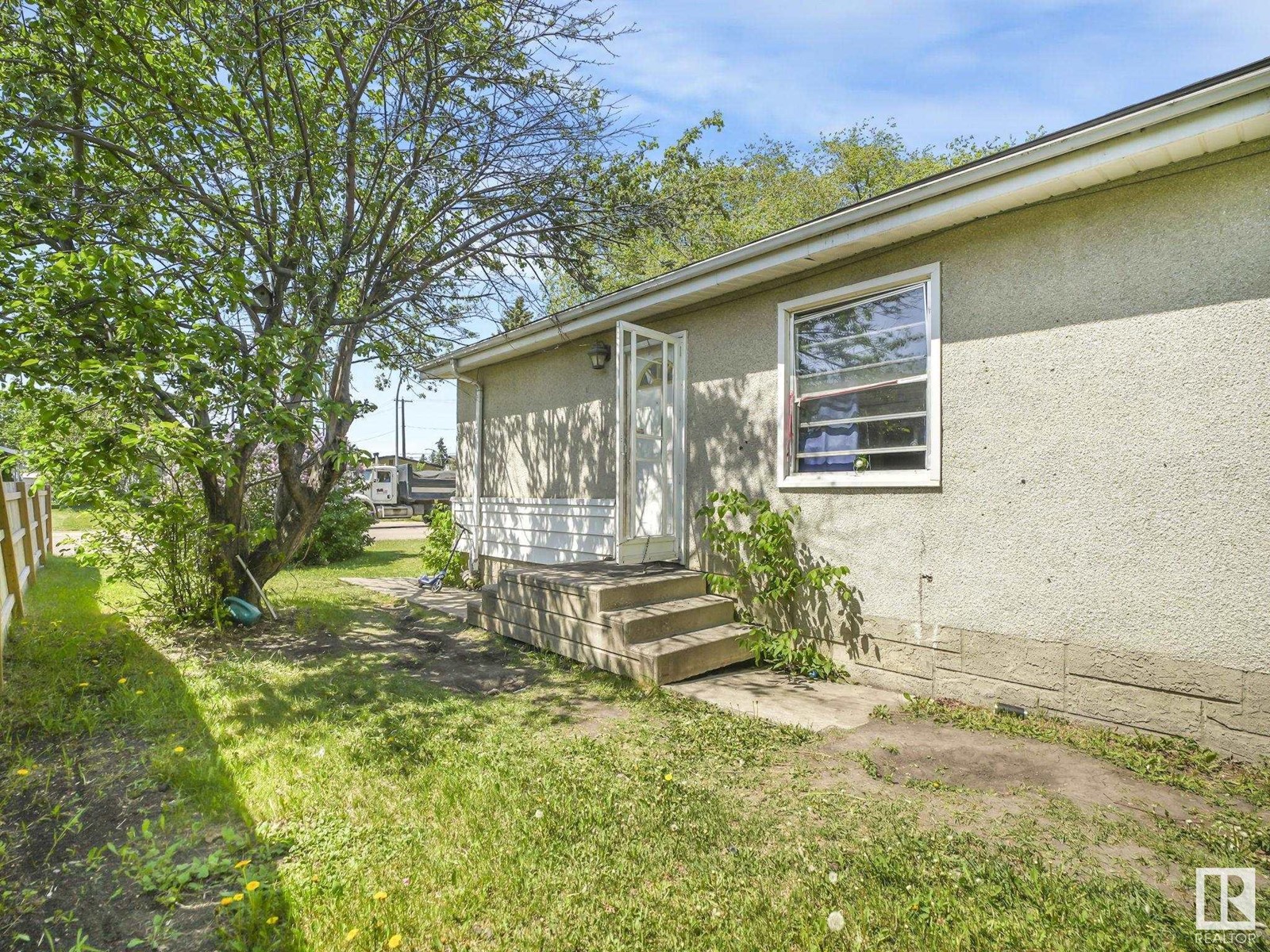 12723 74 ST NW