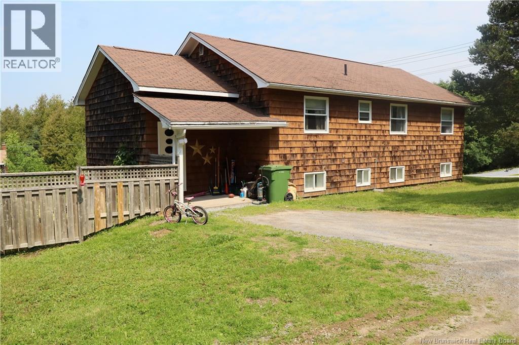 Photo 1 of 39 — 44 Lyden Drive, Quispamsis, NB E2E4H4