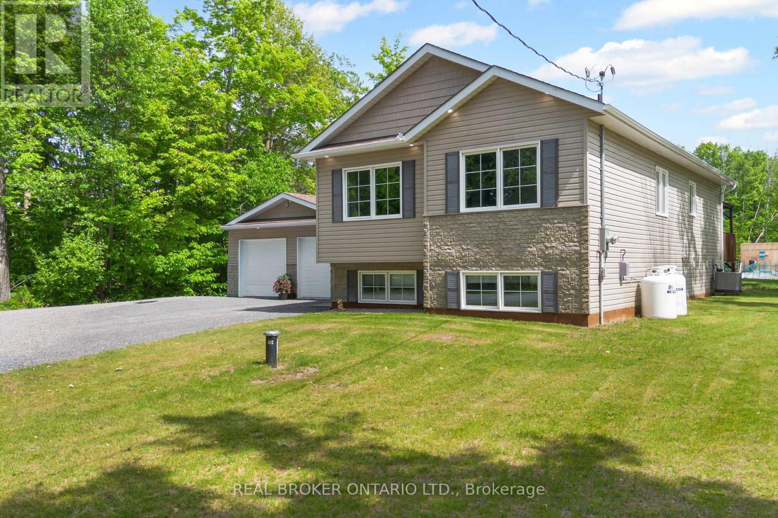 1083 ST FILLANS ROAD
