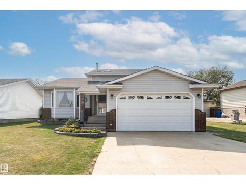 9007 102 AV Morinville AB T8R1B5