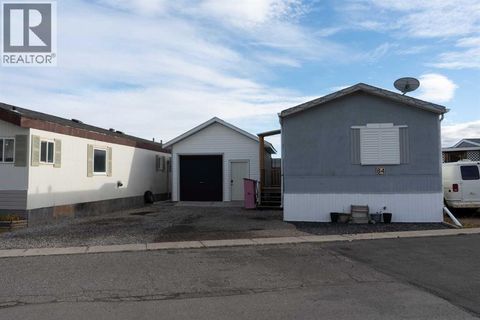84, 2715 Westside Drive W Lethbridge AB T1J4N1