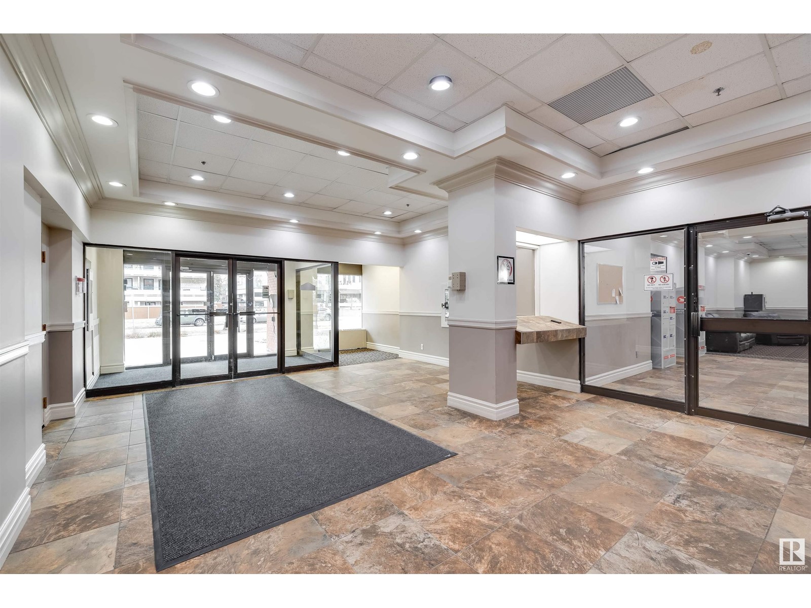 #216 10160 114 ST NW