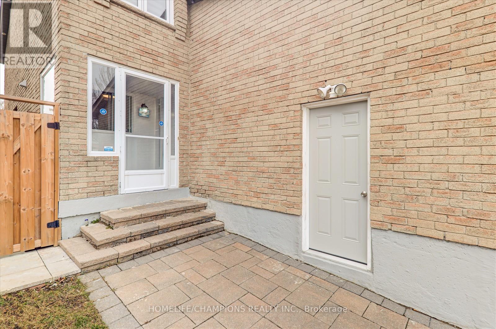 4 CROXLEY GREEN DRIVE