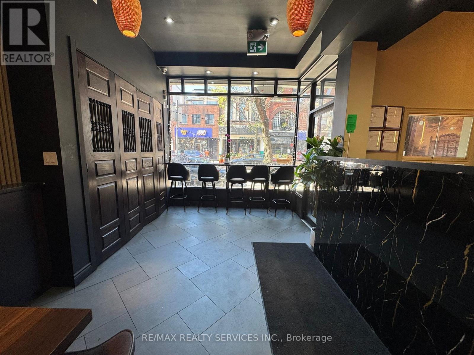 755 QUEEN STREET E