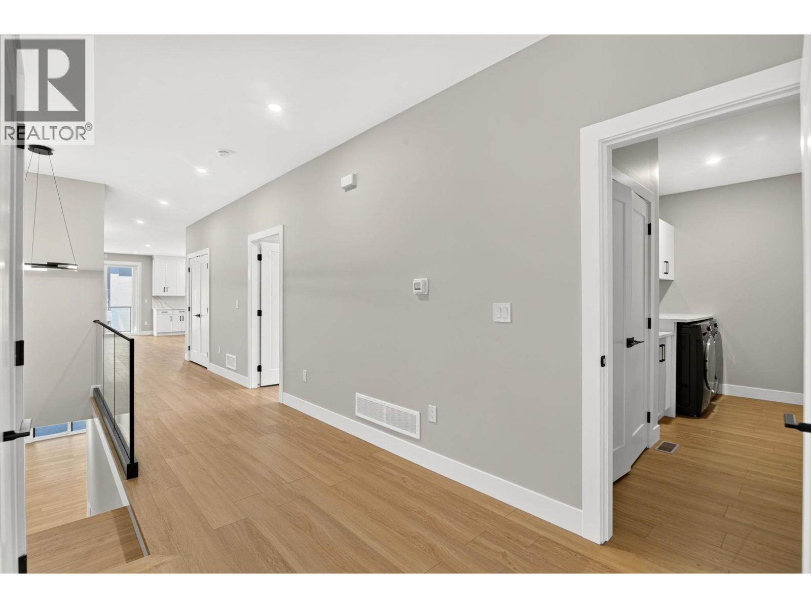 1686 Harbour View Crescent