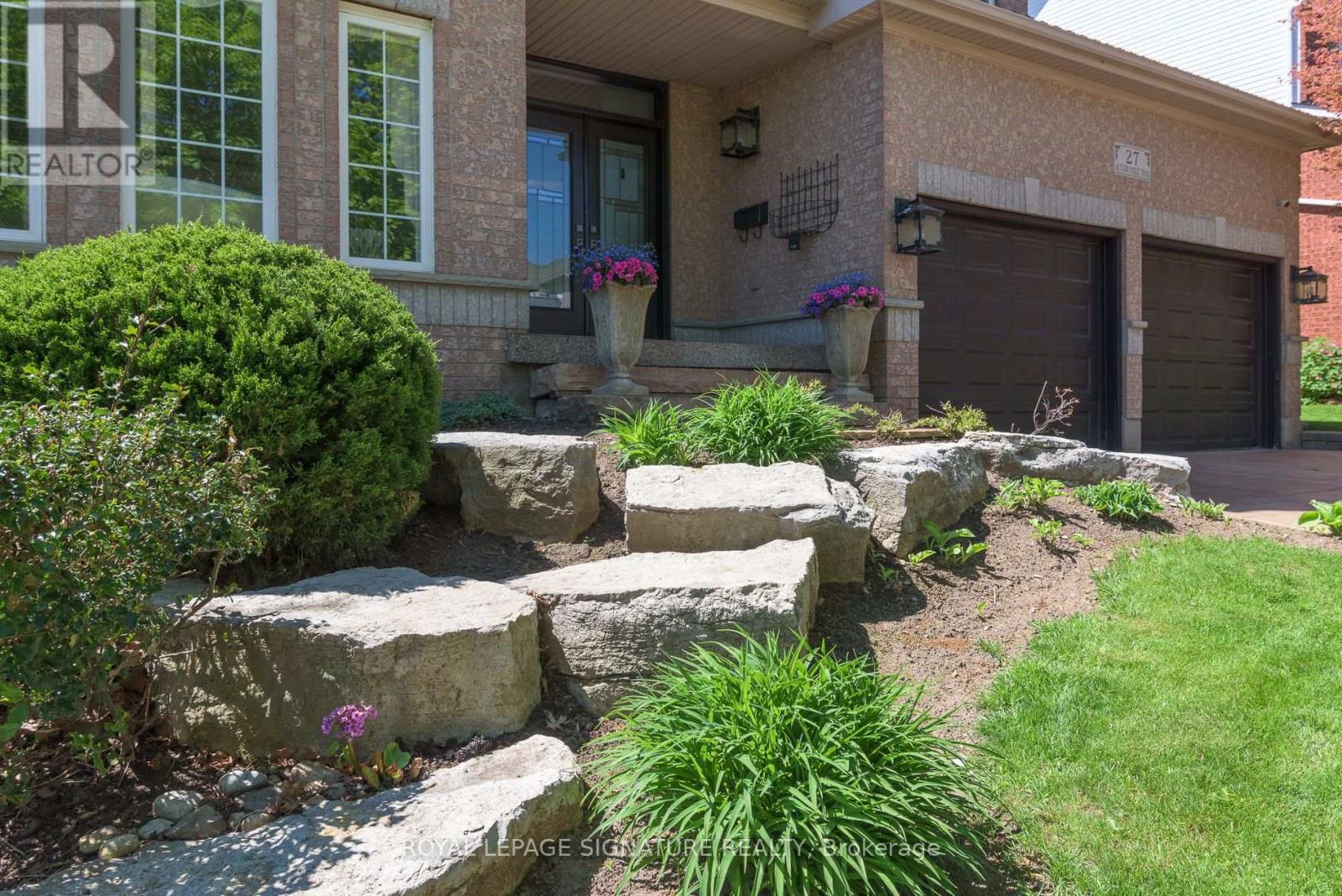 27 AUTUMN RIDGE TRAIL