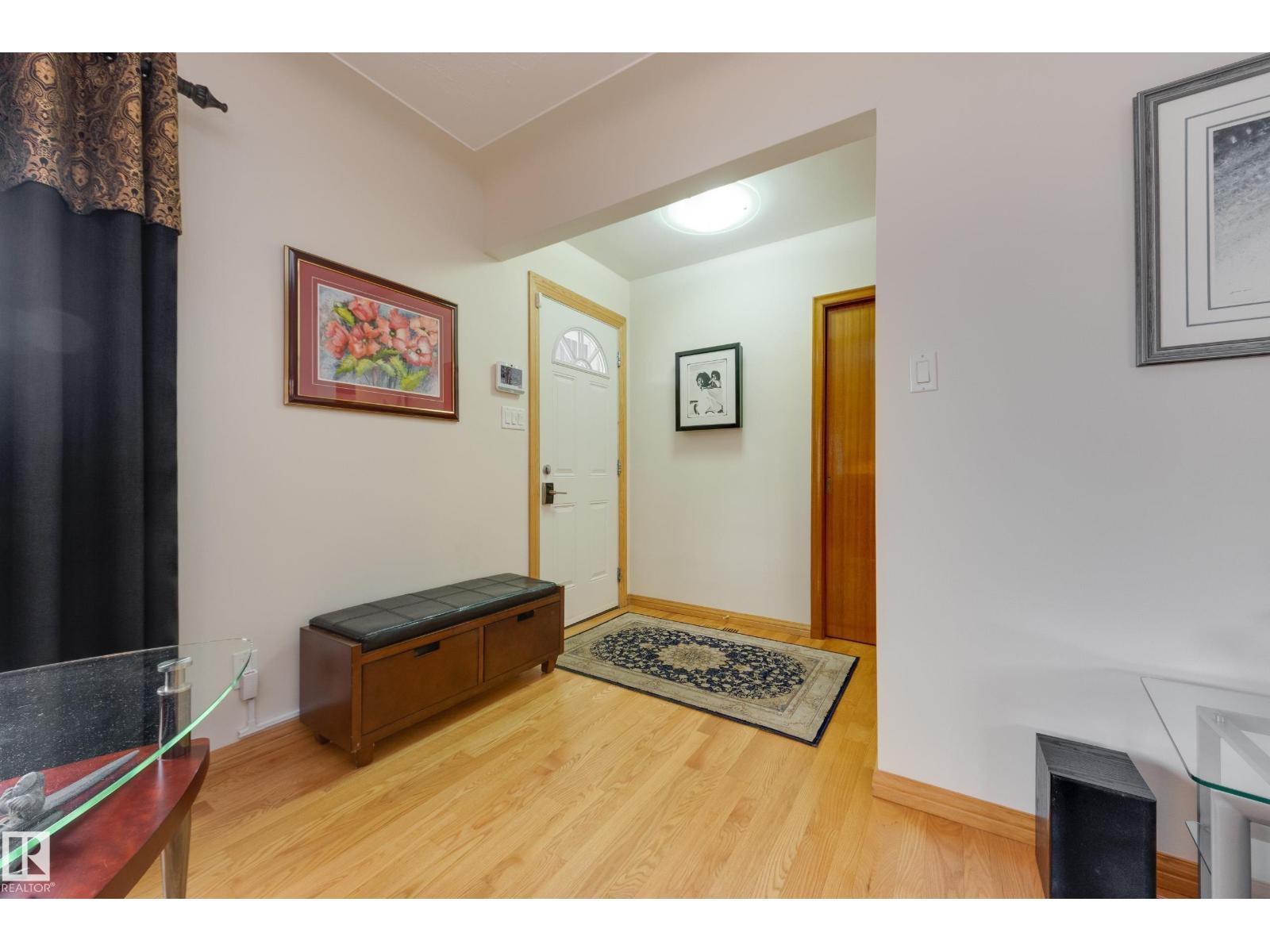 9503 77 ST NW