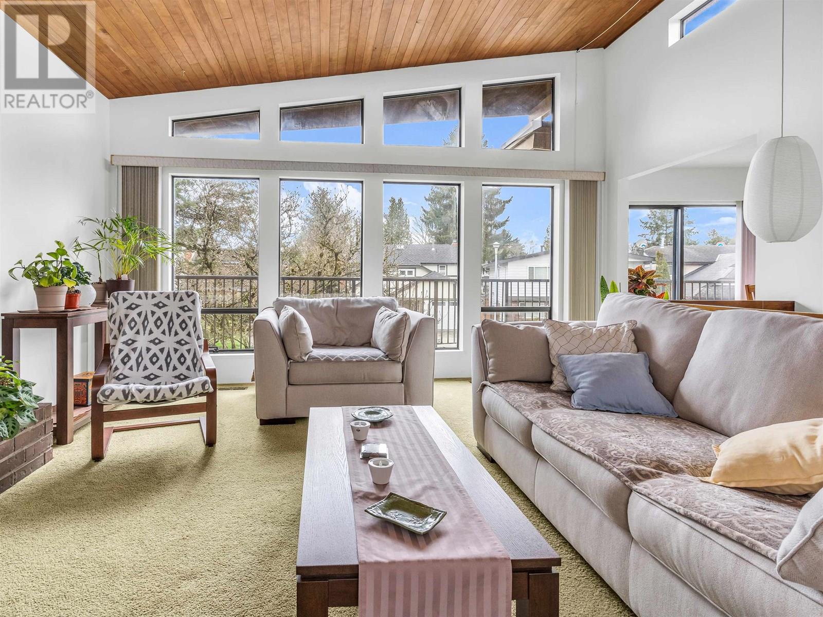 10580 HOLLYMOUNT DRIVE