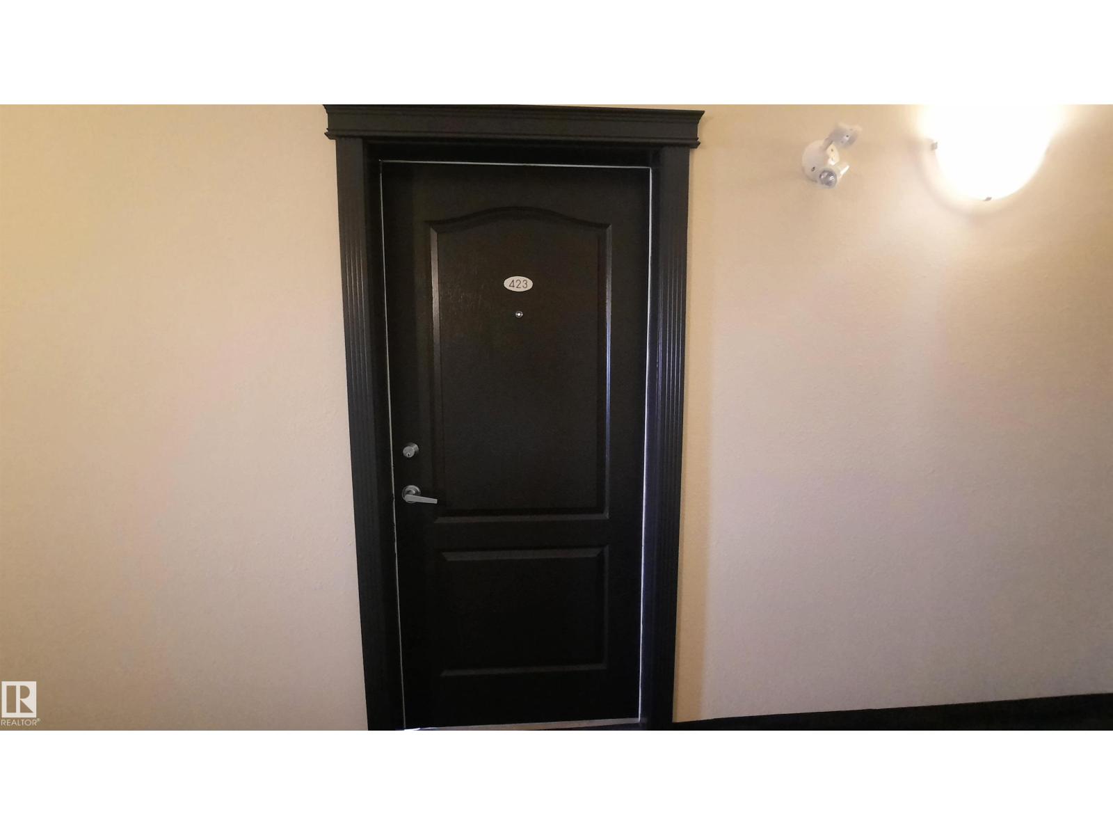 #423 5340 199 ST NW