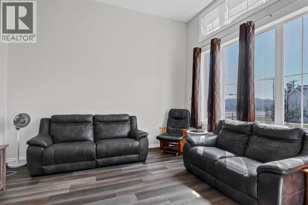 7008, 2370 Bayside Road SW