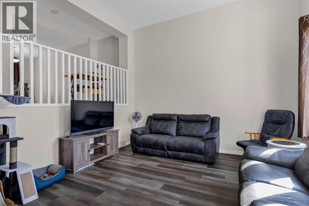7008, 2370 Bayside Road SW
