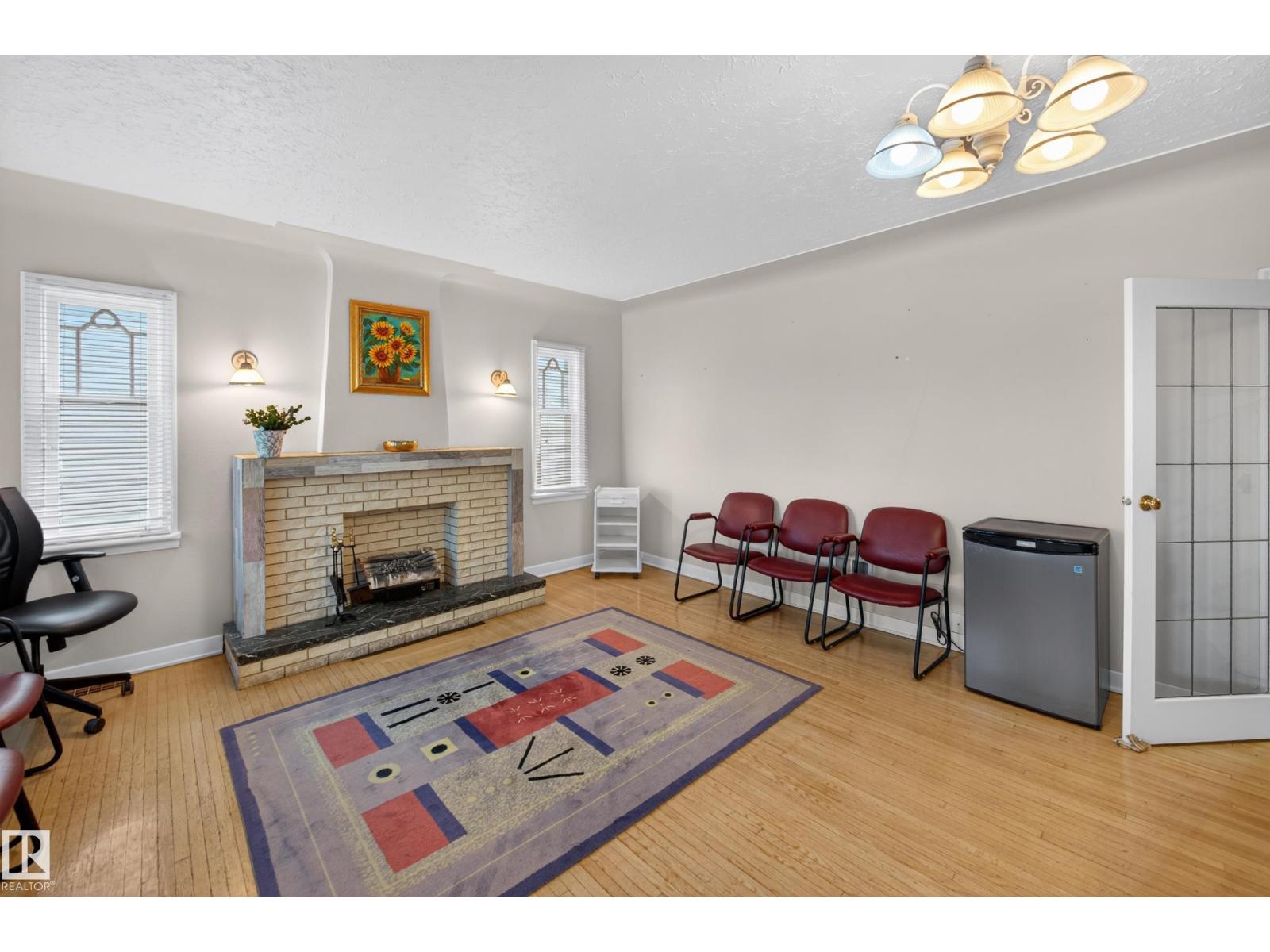 11010 106 ST NW