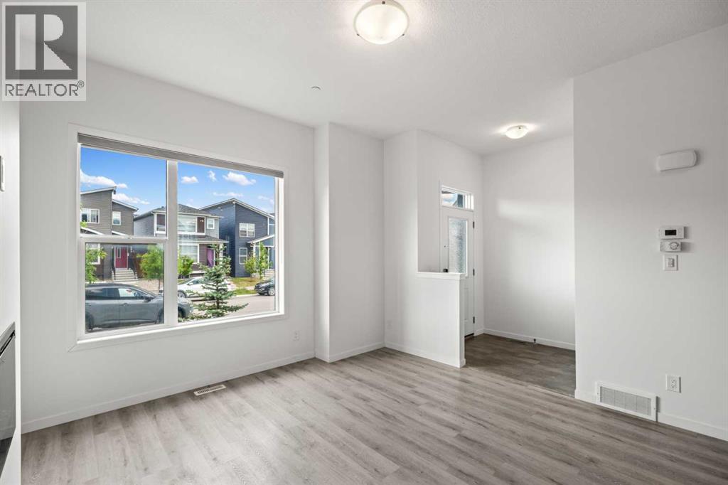 685 Livingston Way NE