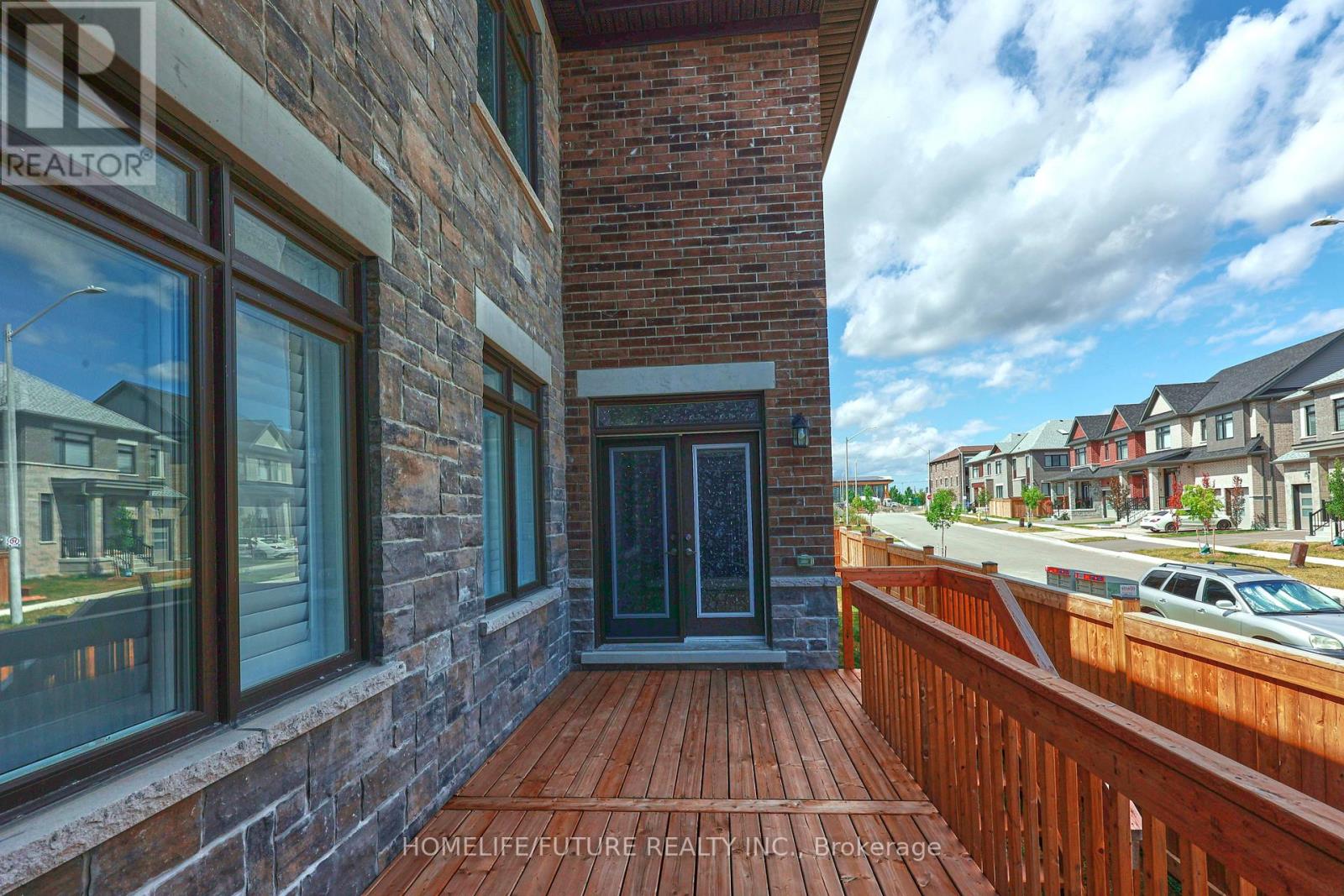 28 JINNAH AVENUE E