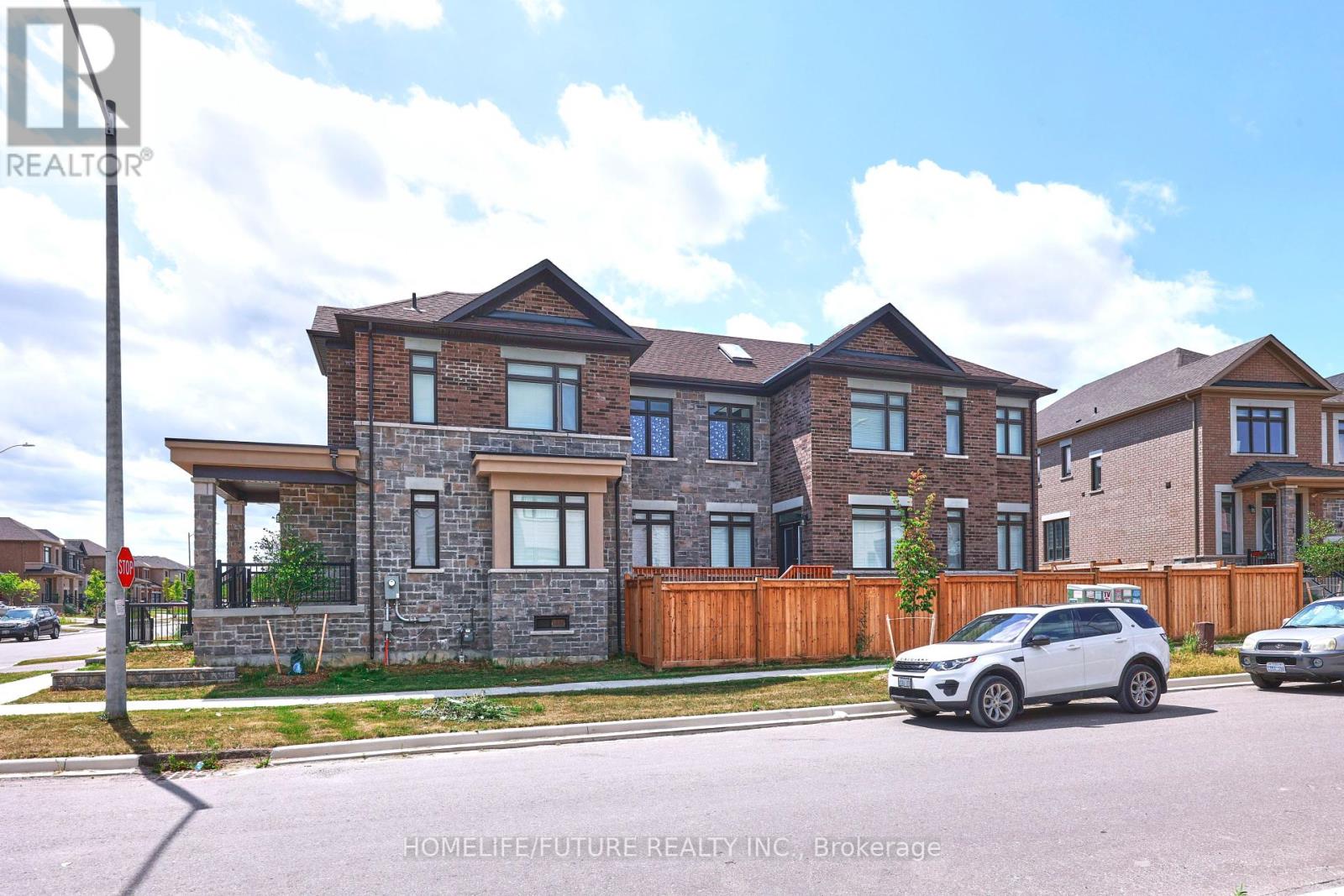28 JINNAH AVENUE E