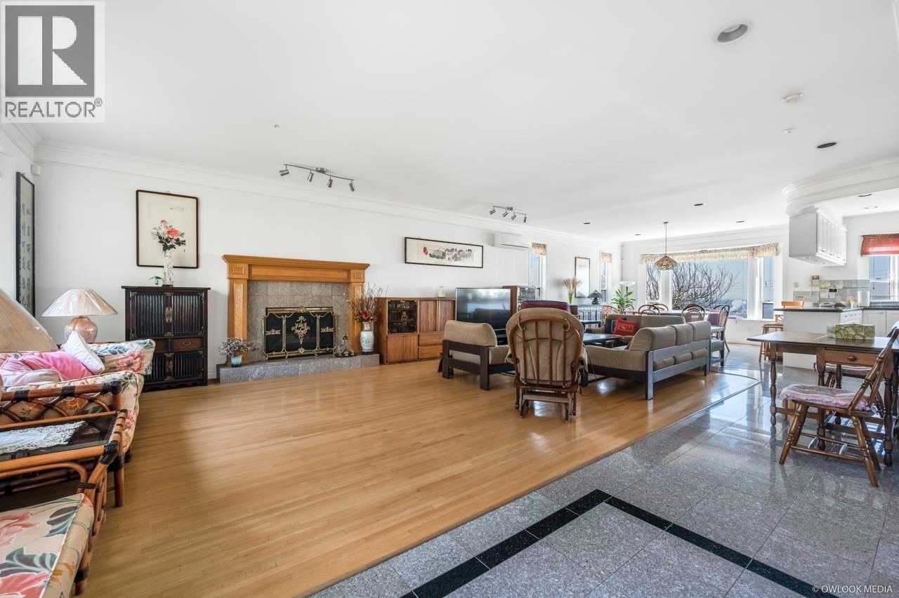 2154 BURQUITLAM DRIVE