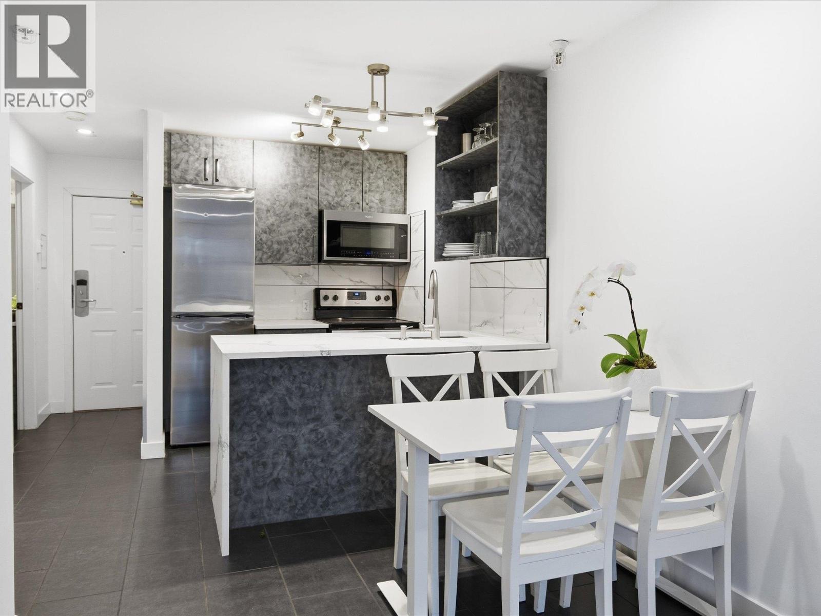 243 4350 LORIMER ROAD