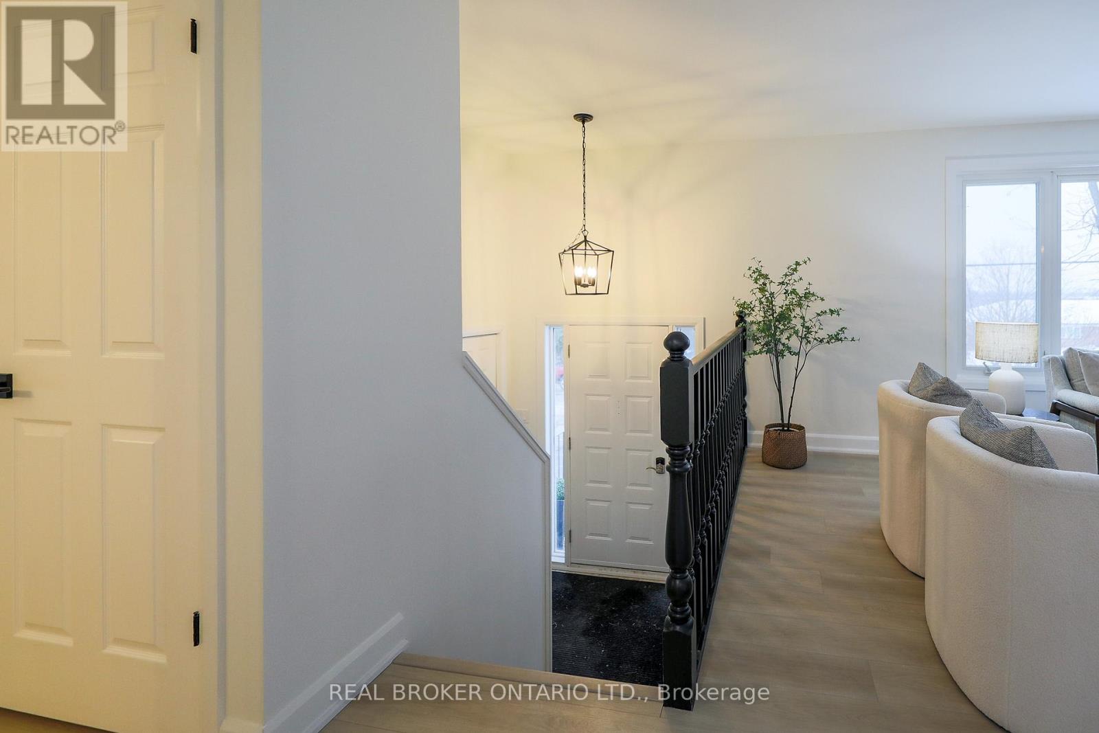 412 MAIN ST STREET E