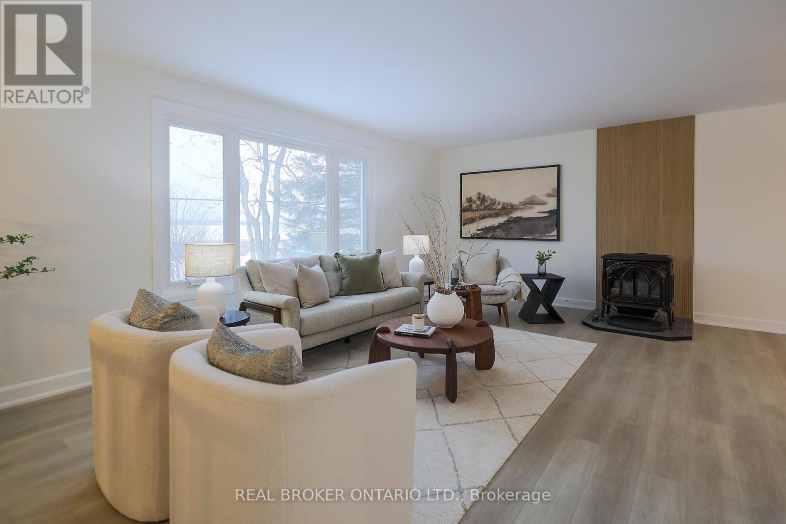 412 MAIN ST STREET E