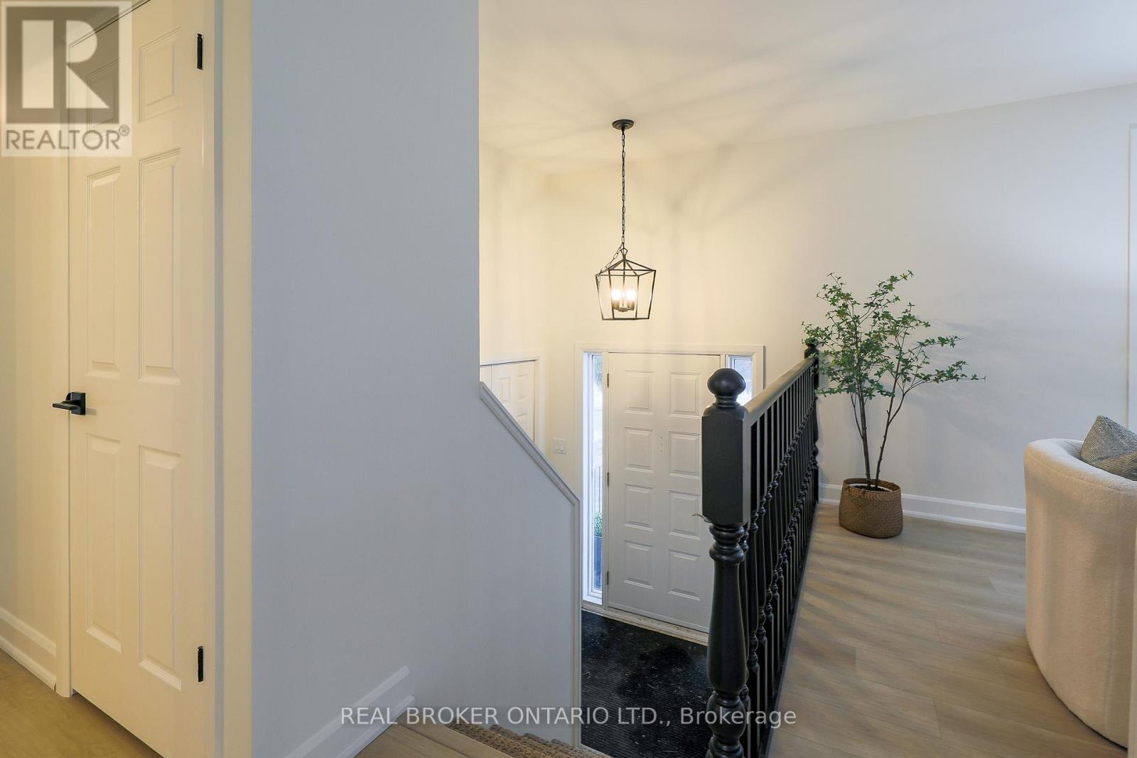 412 MAIN ST STREET E