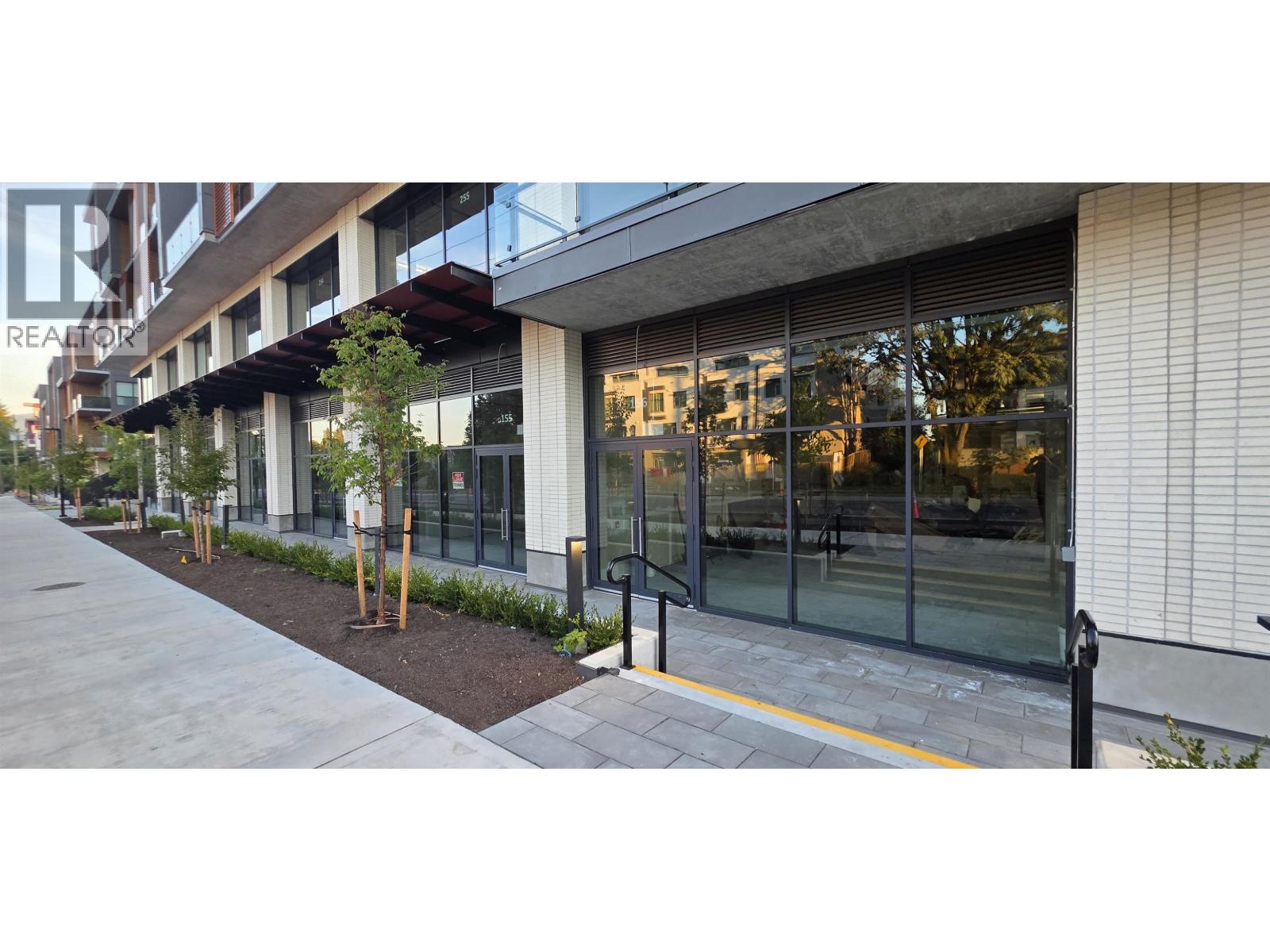 156(CRU1-2) 422 E 3RD STREET