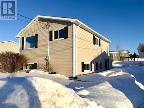 20 Dickey Street Amherst NS B4H2H9