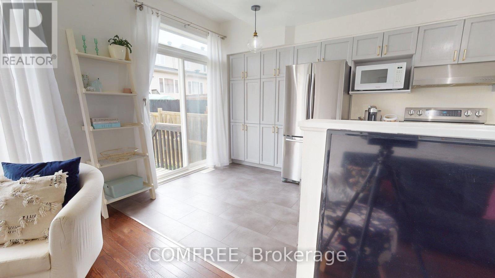 200 CITYVIEW CRESCENT