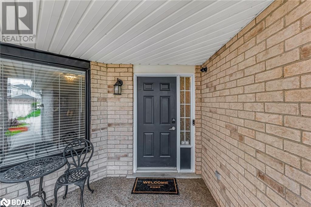 175 HOLLYRIDGE Crescent