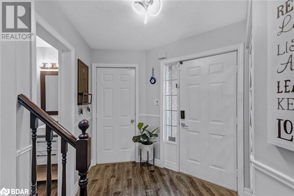 175 HOLLYRIDGE Crescent