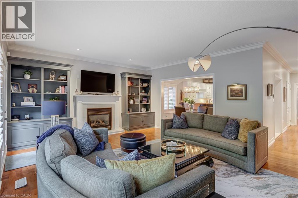 2372 RAVINE Gate