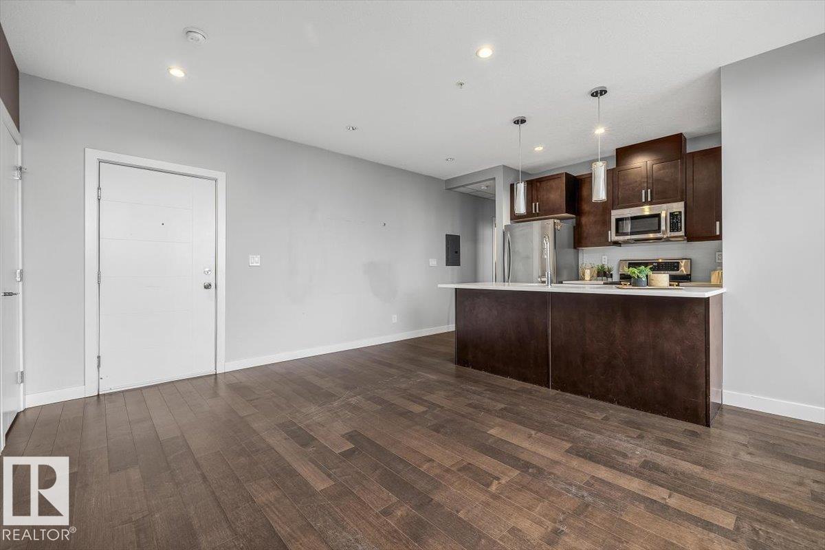 #2702 10238 103 ST NW