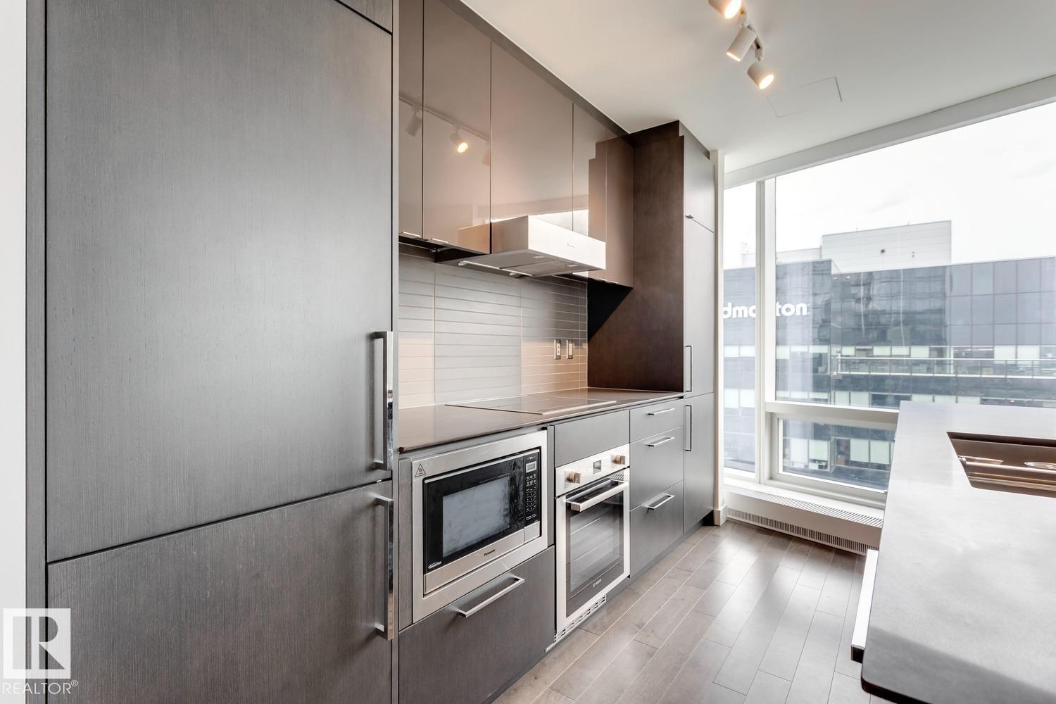 #3307 10360 102 ST NW