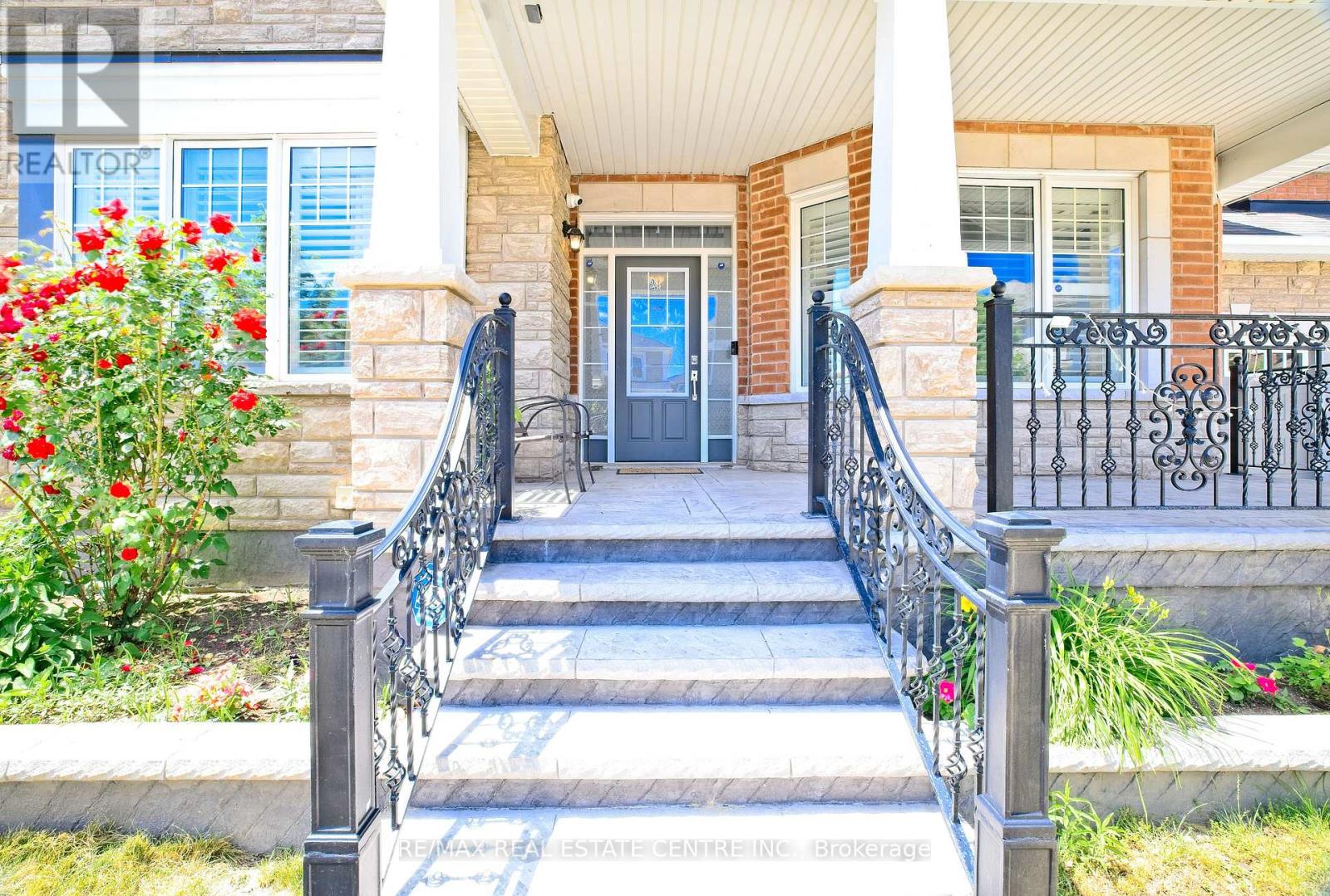 24 PICKETT PLACE