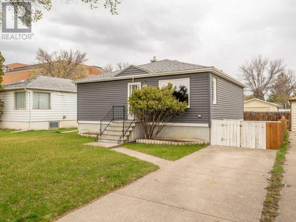1905 10 Avenue S