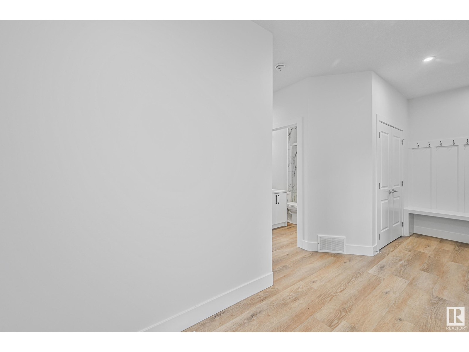 171 Savoy CR