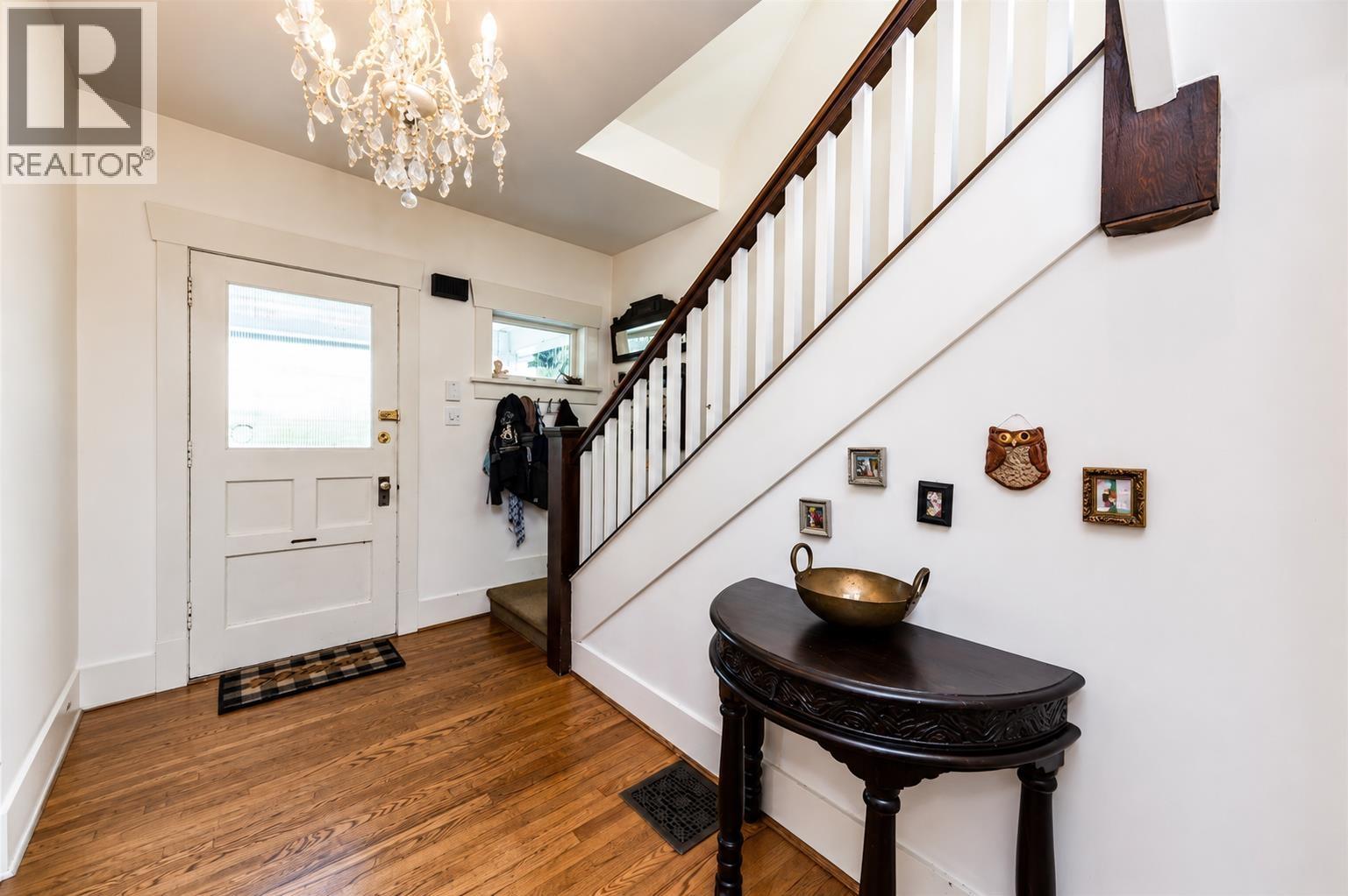 364 E 14TH STREET