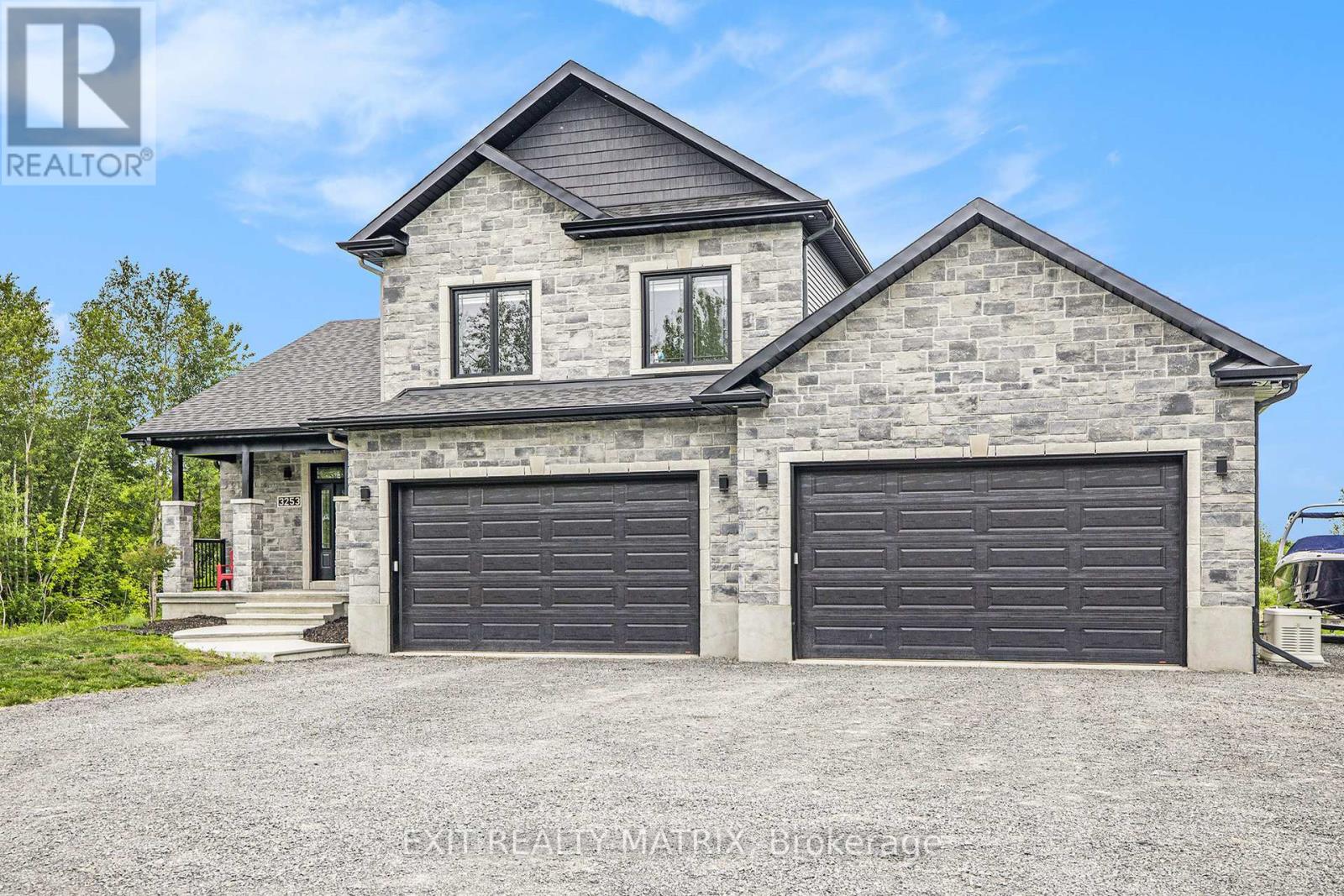 3253 MAISONNEUVE ROAD