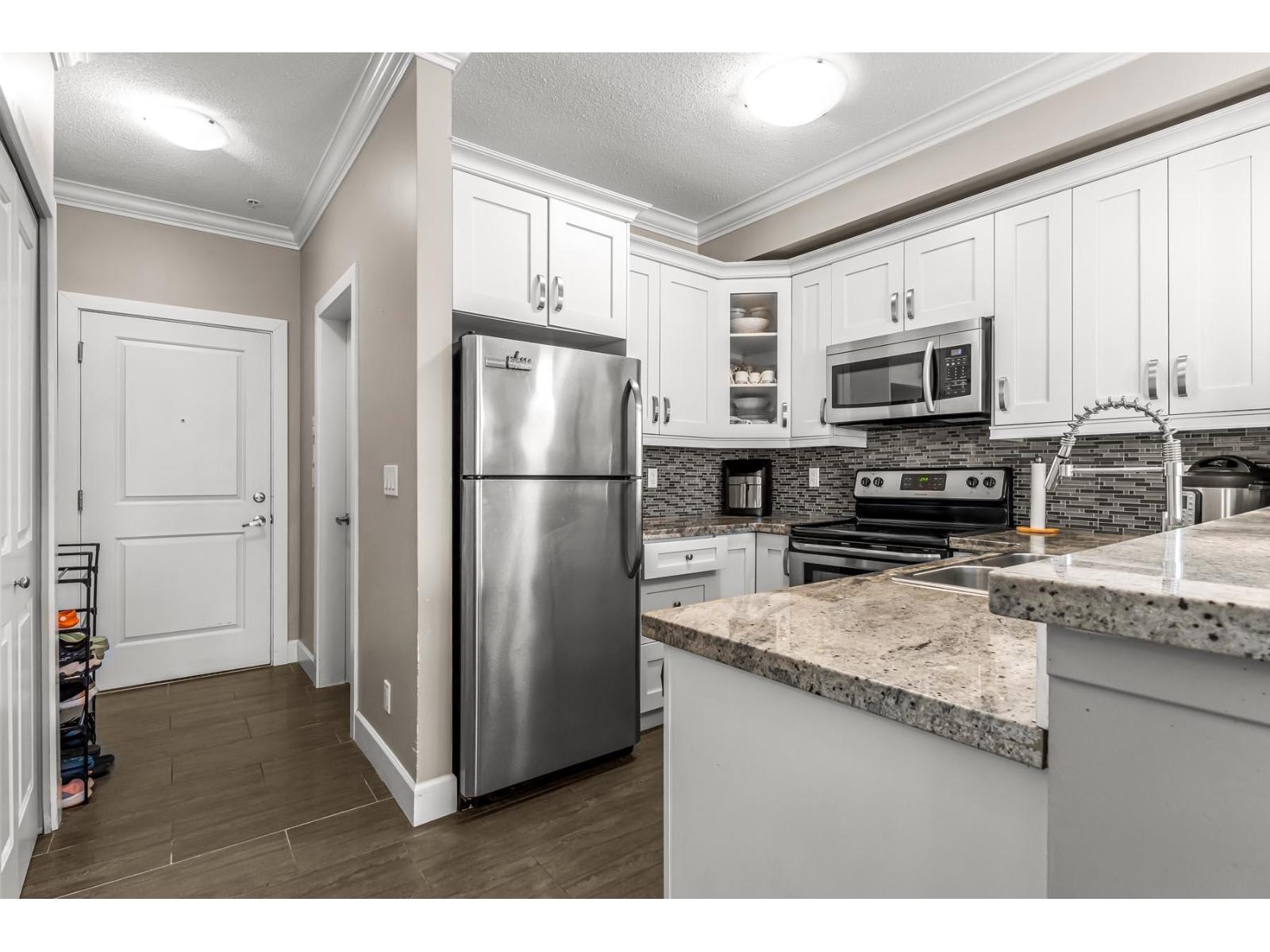 205 13897 FRASER HIGHWAY