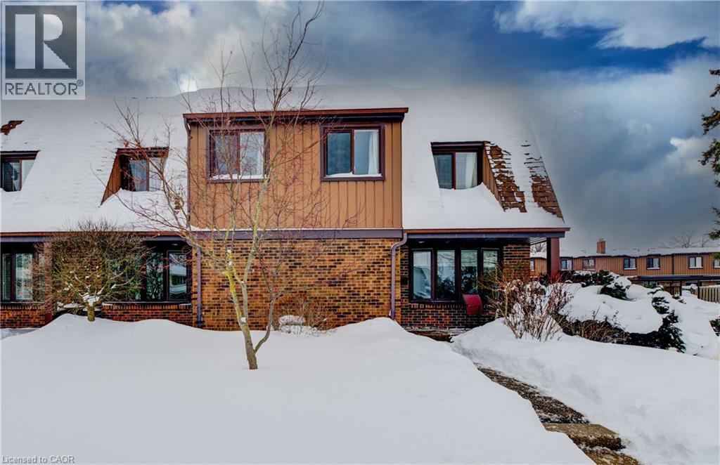 285 SANDOWNE Drive Unit# 1