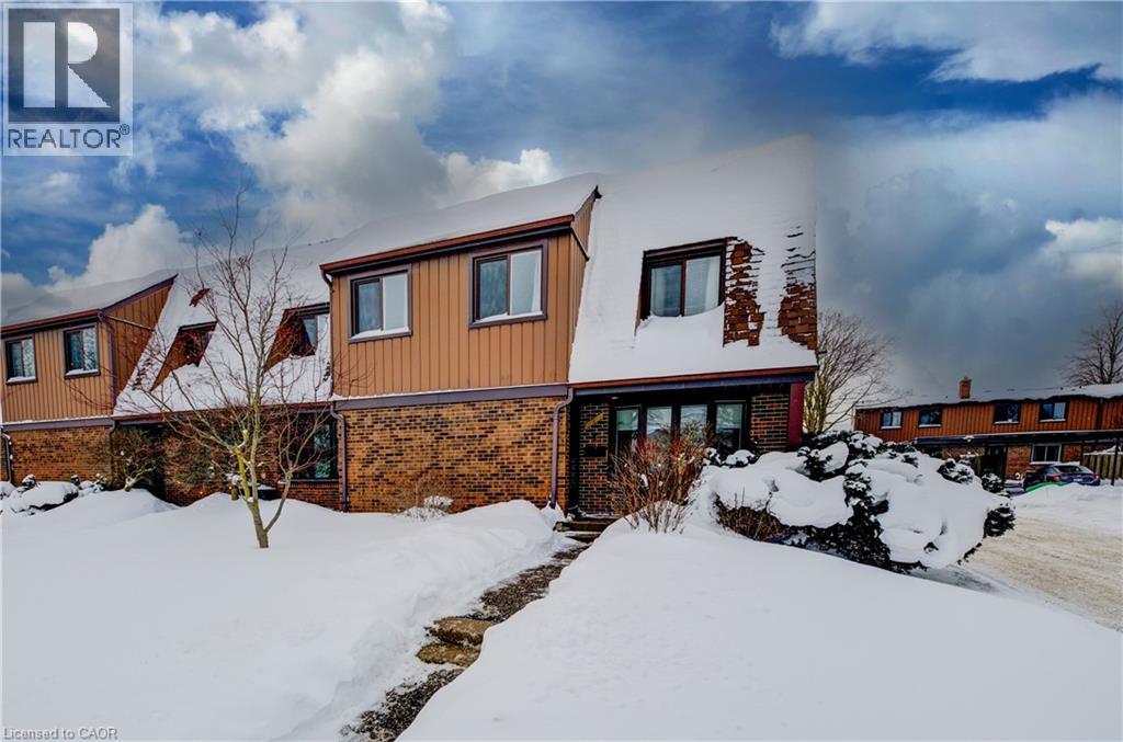 285 SANDOWNE Drive Unit# 1