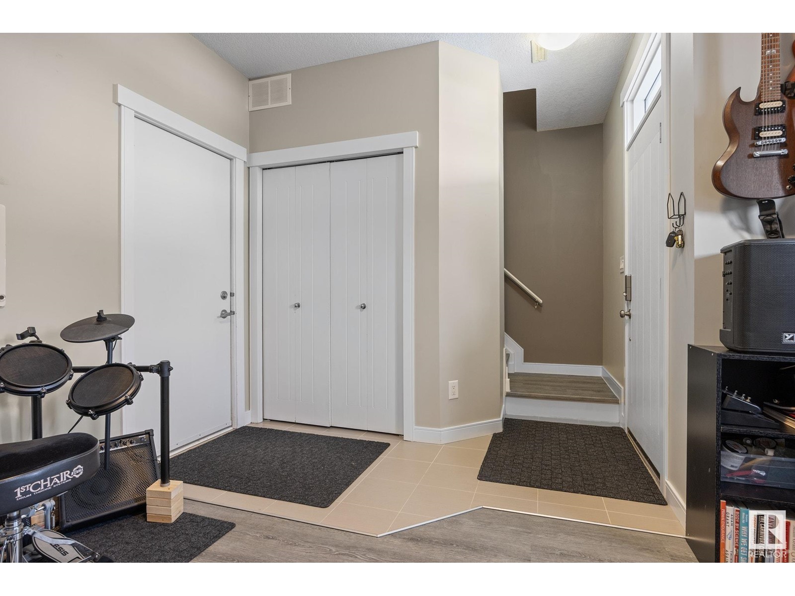 #15 150 EVERITT DR