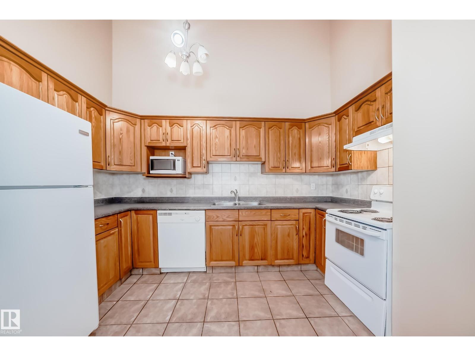 9825 156 ST NW