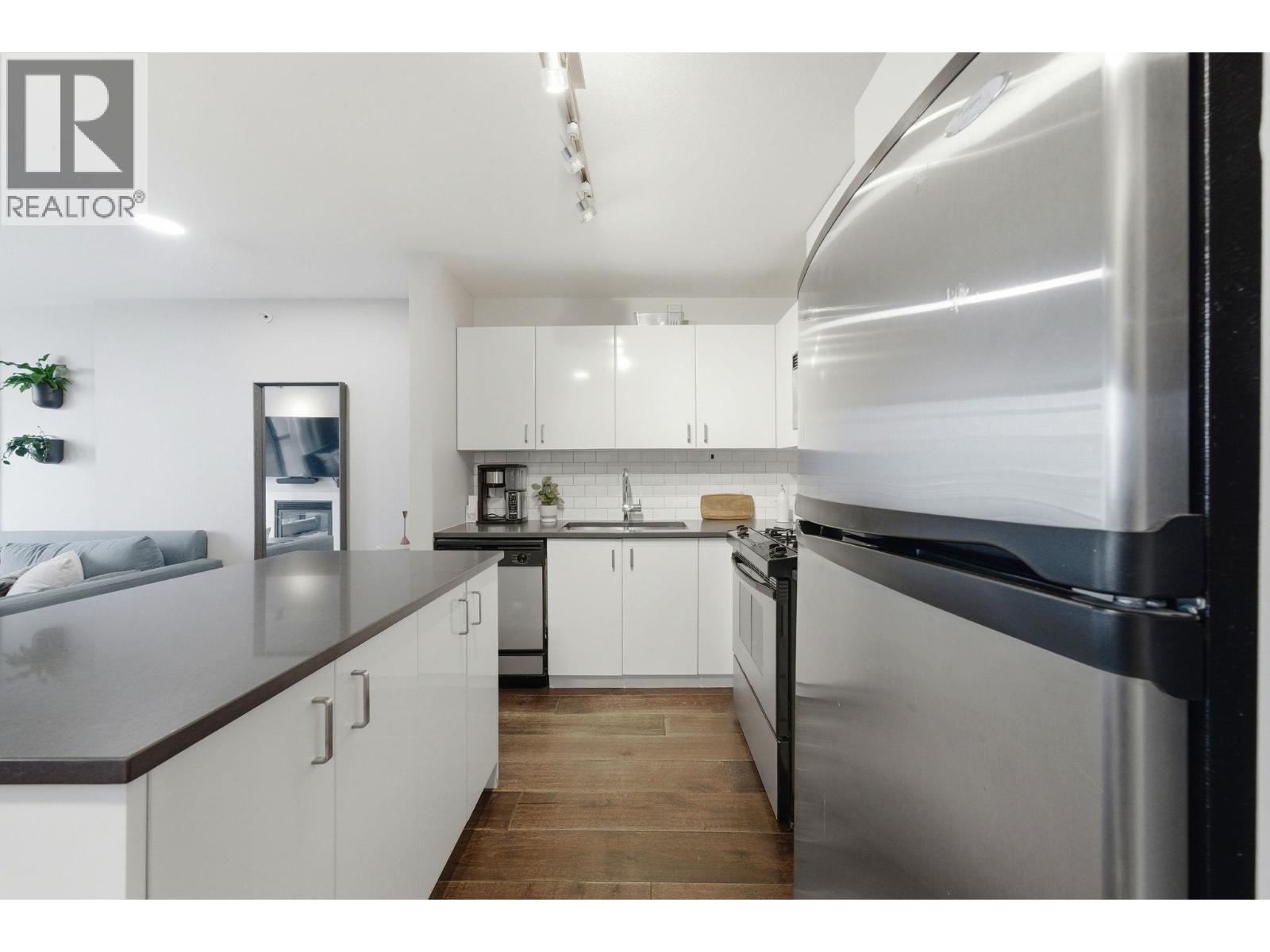 405 155 W 1ST STREET